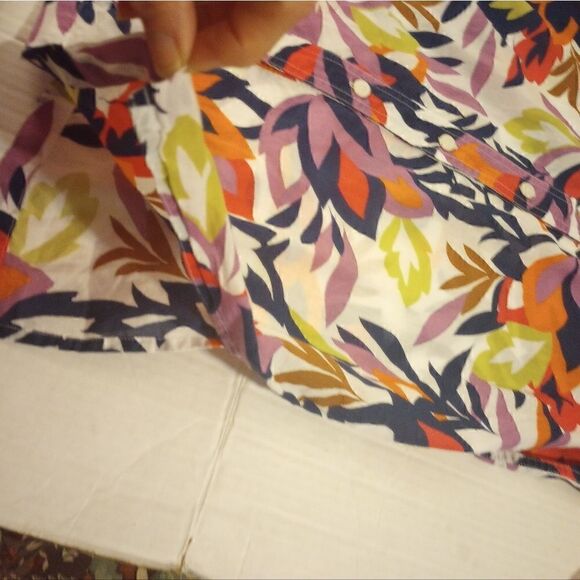 Dana Buchman floral button down with roll tab half sleeve - Picture 5 of 12